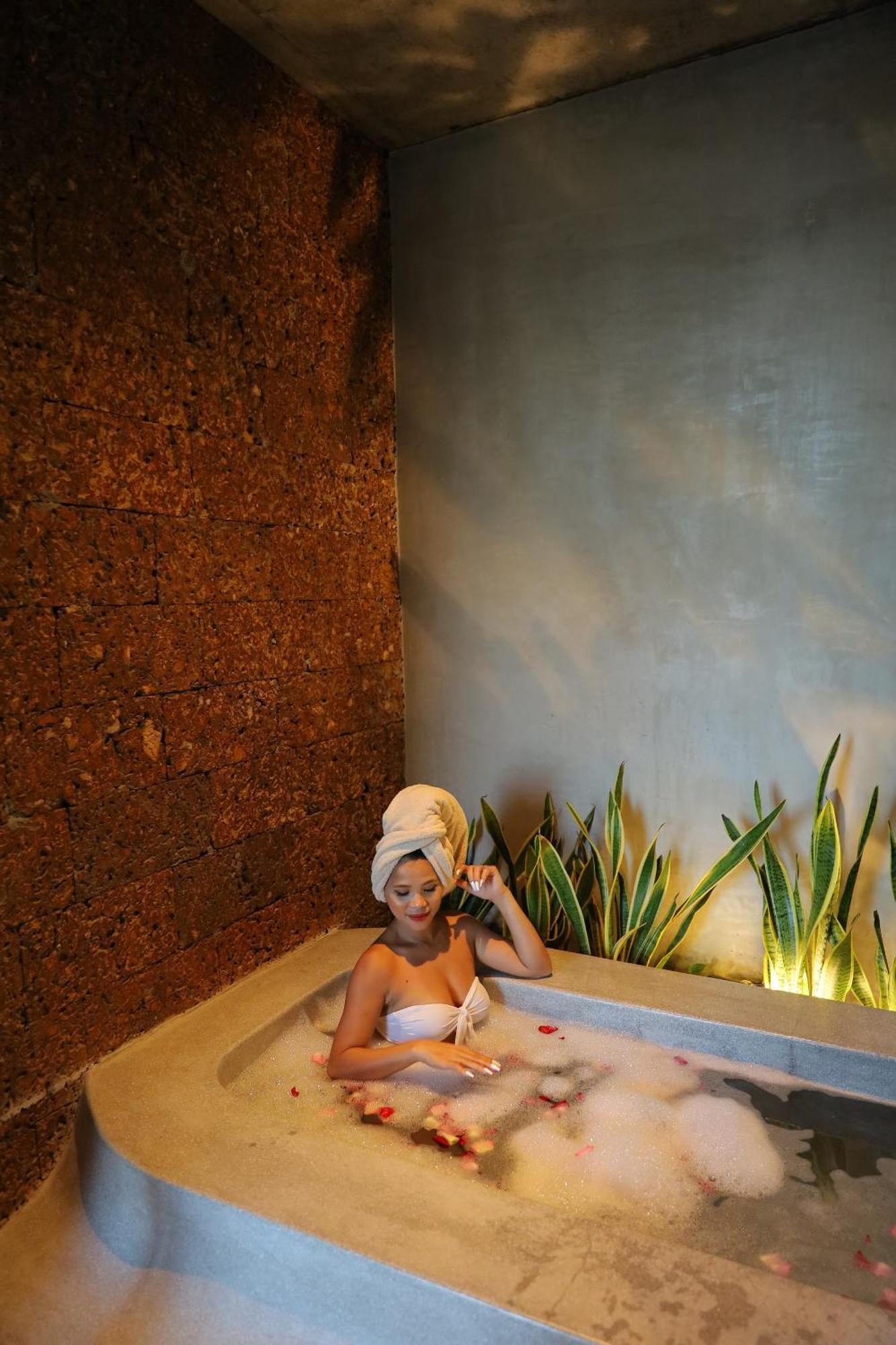 Thalia Boutique Hotel Hoian An Ban Exterior photo